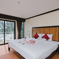 Seafront Superior Room Double Bed